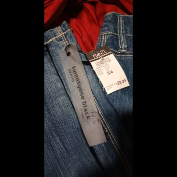 Rue21 Design Jeans - Sz. 5/6 - Picture 3 of 12